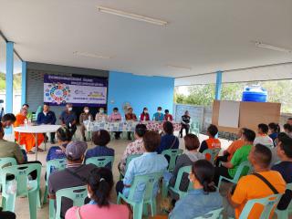 2. พ.ต.อ.ณัฐศักดิ์ จริยคุณ ผกก.สภ.โกสัมพีนคร พ.ต.ท.สมบูรณ์ คล่องใจ รอง ผกก.ป.สภ.โกสัมพีนคร ได้สั่งการให้ พ.ต.ท.ชนทัต วันเขียว สวป.สภ.โกสัมพีนคร ร่วมประชุมโครงการ 1 ตำบล 1หมู่บ้าน ยั่งยืน