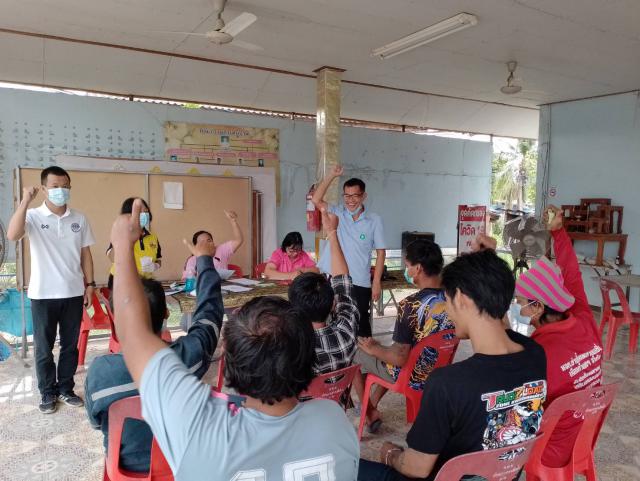 รอง ผกก.ป.สภ.โกสัมพีนคร​ หัวหน้า​ชุด​ปฏิบัติการ​ชุมชน​ยั่งยืน พร้อมชุดปฏิบัติการ​ชุมชนยั่งยืน ได้ร่วมกิจ​กรรม​พบคุณ​หมอ ตรวจปัสสาวะผู้สมัครใจผู้​บำบัดยาเสพติดตามโครงการ​ชุมชน​ยั่งยืน​ฯ